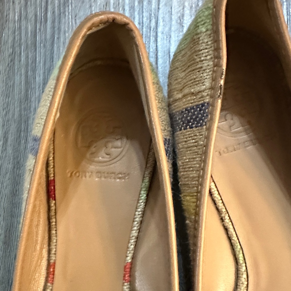 Tory Burch Women's Striped Flats with Gold Logo - Picture 2 of 9
